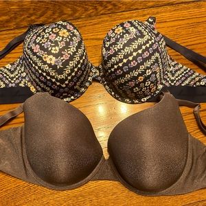 Lot of 2 Victoria’s Secret Bras - Both Size 36 DD - 1 NWT